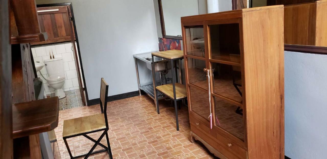 Siriwan Hostel Chiang Mai Exterior photo